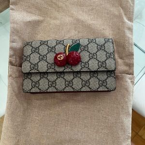 COPY - Gucci GG supreme mini bag with cherry appliqué
